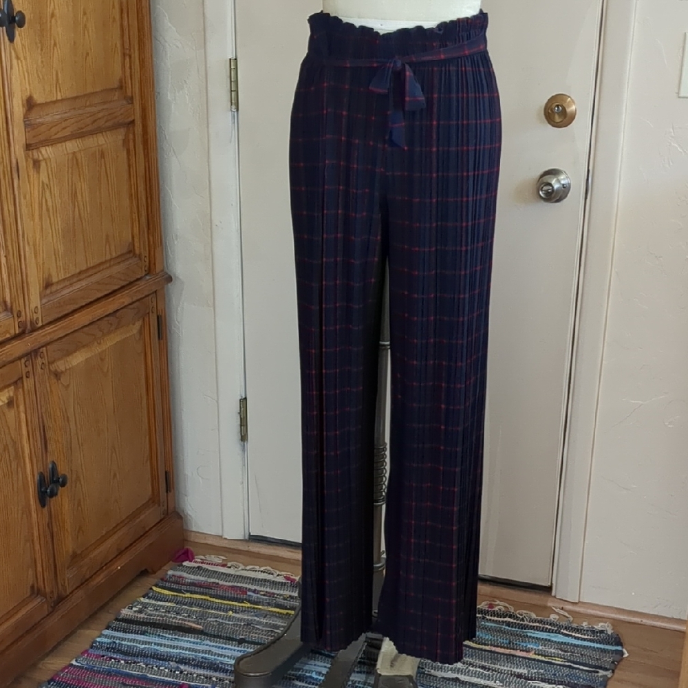 Flowy, Lightweight, Pleated Plaid Women's Pants - Navy and Red